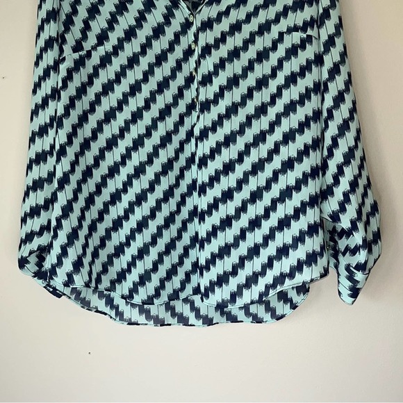 40% OFF a.n.a Blue Patterned Long Sleeve Blouse Size Large - Picture 12 of 12